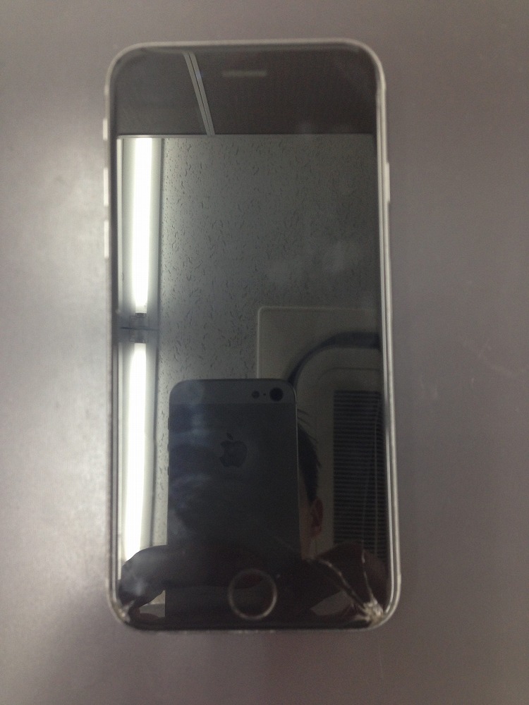 iPhone6s画面交換修理　修理前