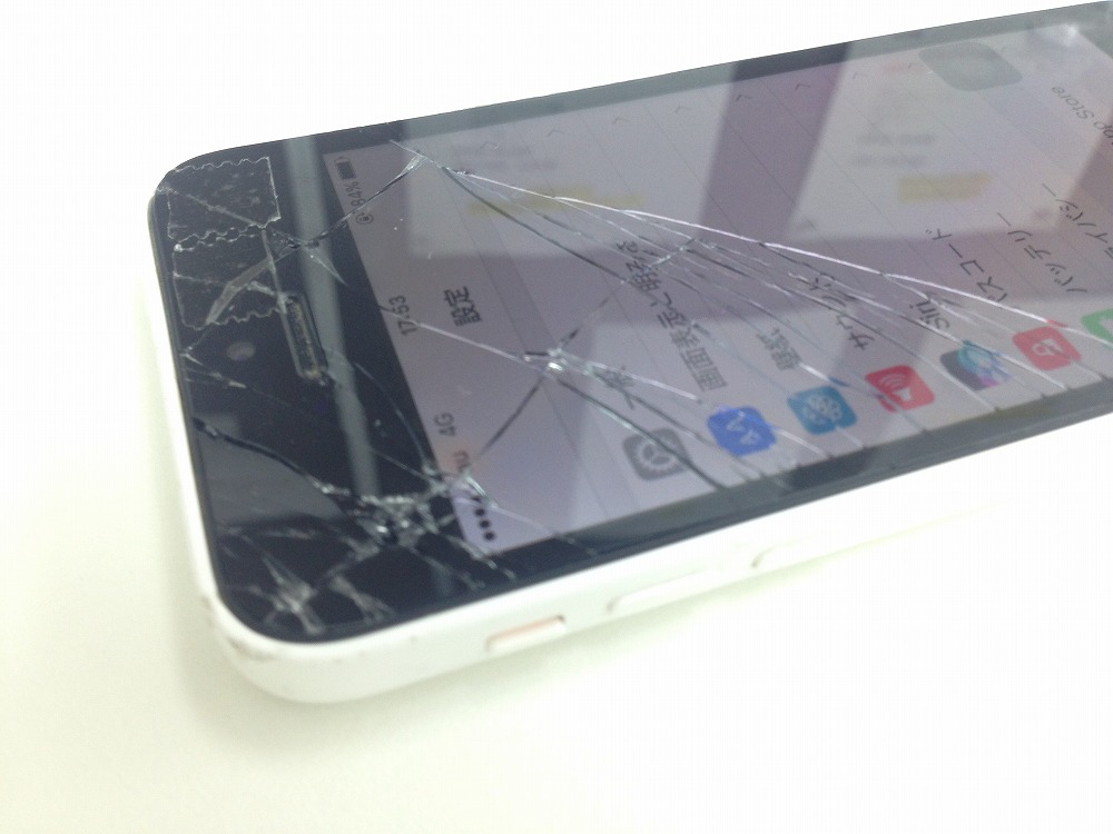 iPhone5cガラス割れ