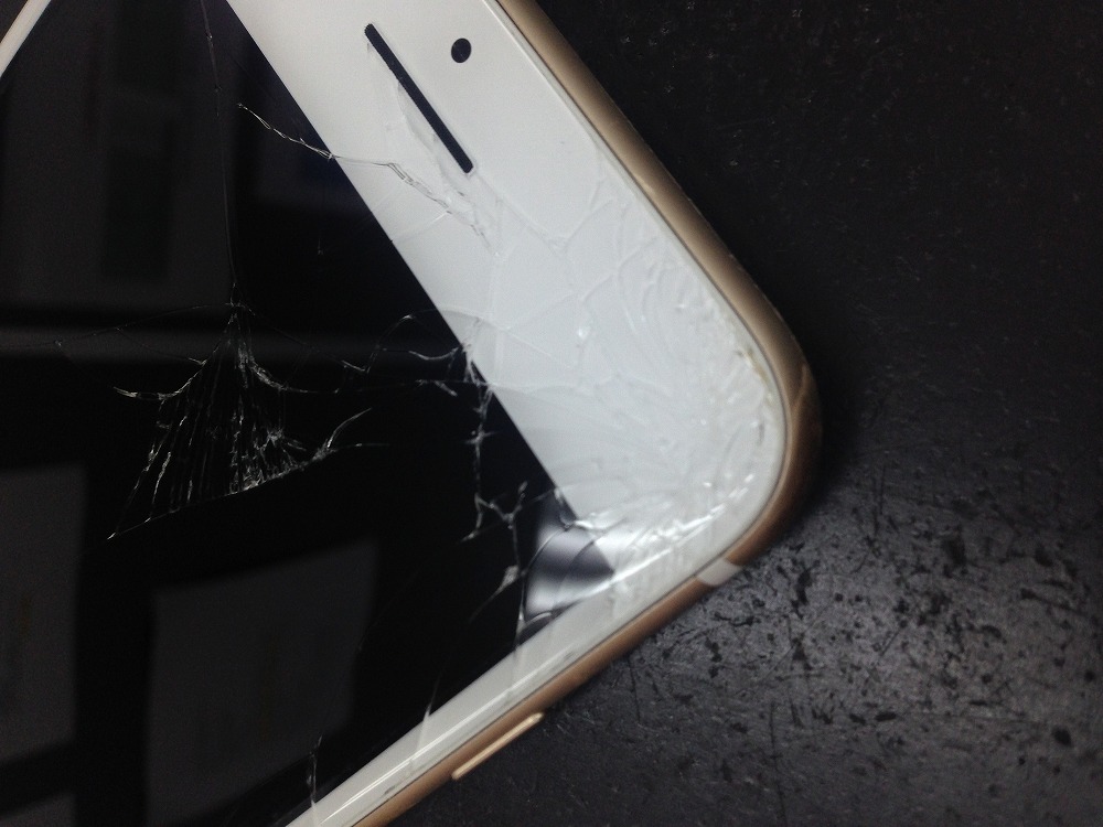 iPhone7Plus画面割れ修理前
