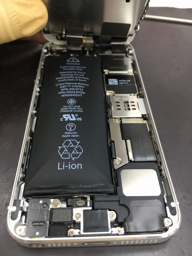 iPhone5sバッテリー膨張
