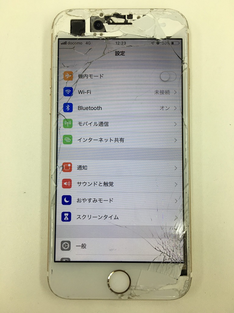 iPhone 画面破損