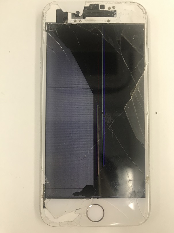 iPhone7ガラス割れ液晶破損修理前