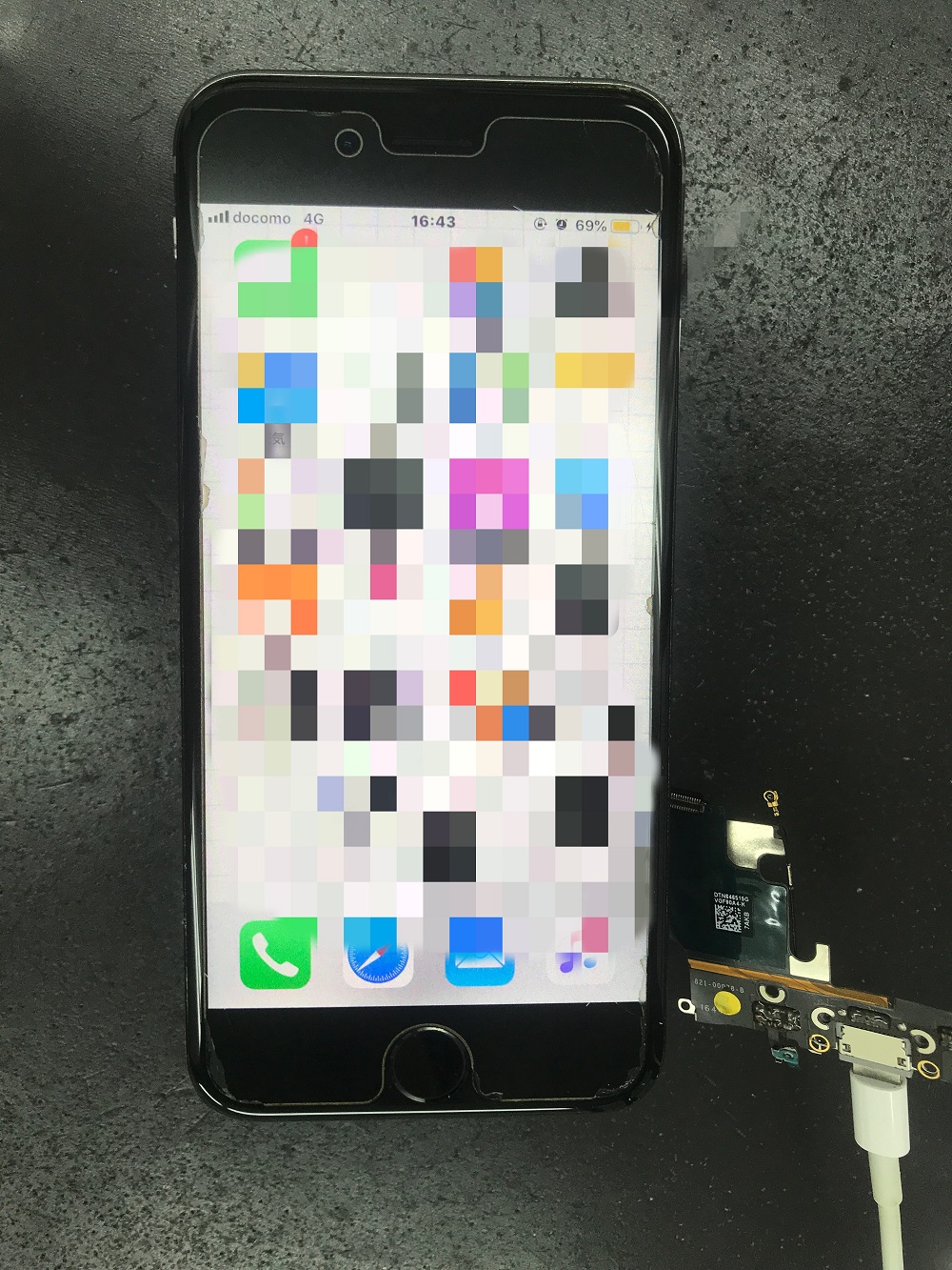 iPhone6sドックコネクター　修理中1