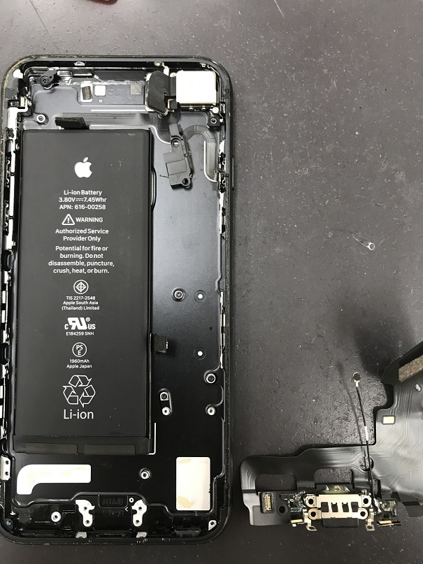 iPhone7Lightningコネクタ－接触不良修理