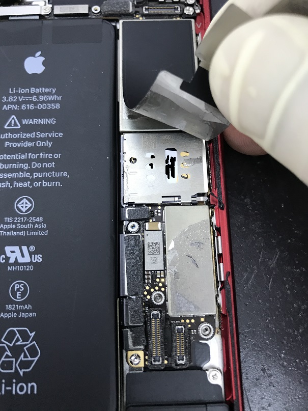 iPhone8SIMカード取り出し修理
