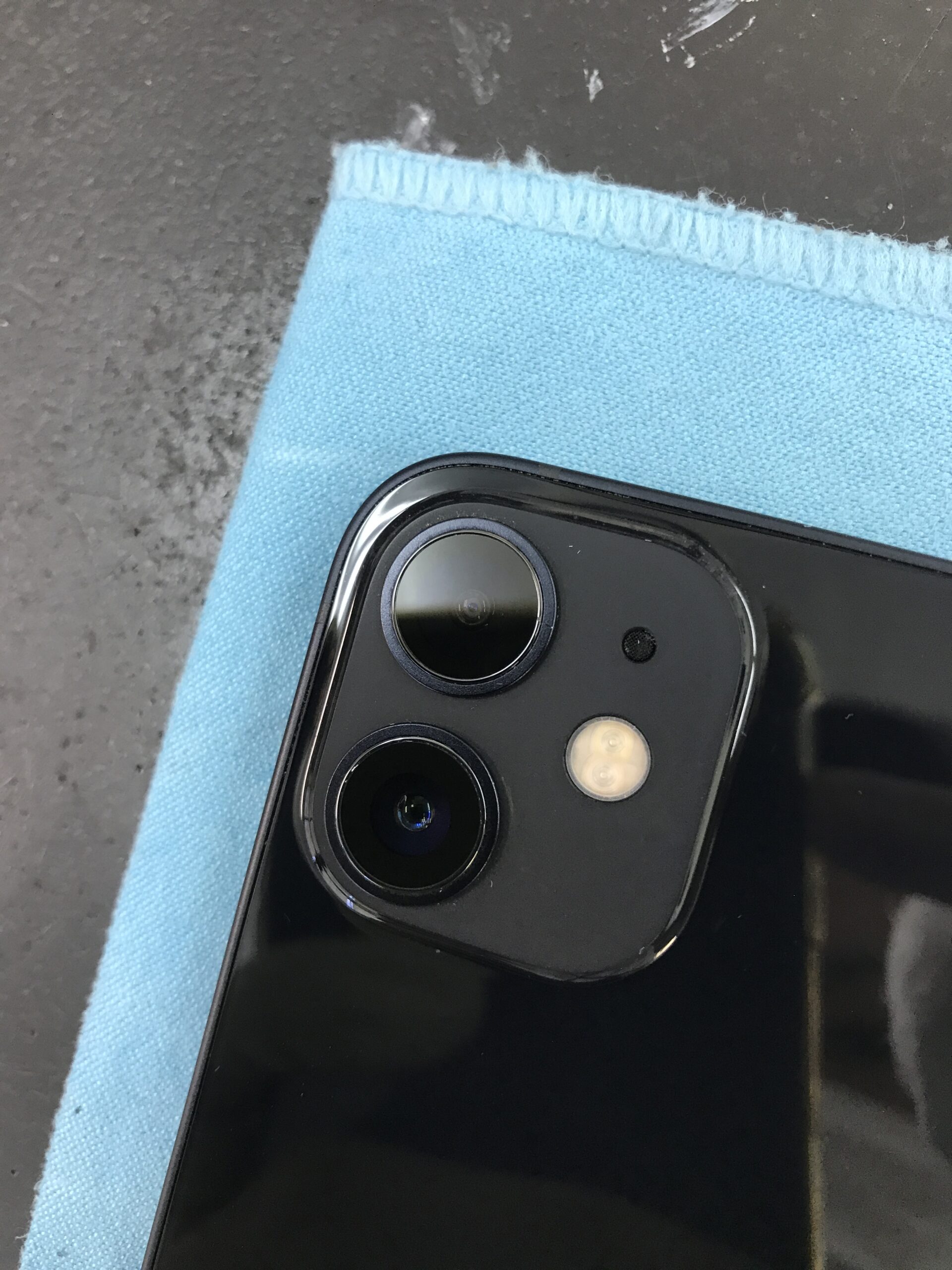 iPhone12miniリアカメラカバーガラス交換修理